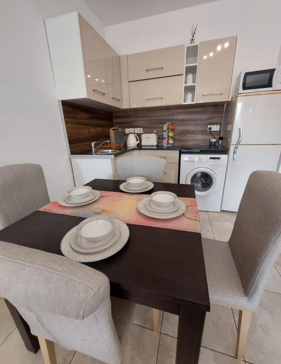 Joanne'S Cosy 1 Bdrm Apt Paphos Exterior photo